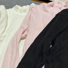 ユニクロ　レディースリブ長袖トップス３枚の画像