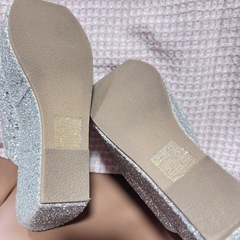 S-1：グリッター ラメ シルバー 厚底ヒール サンダル 38 24.0〜24.5cmの画像