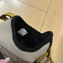 22cmニューバランスの「キャラバンモック」スリッポンの画像