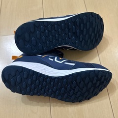 23cmニューバランスのキッズランニングシューズの画像