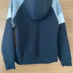 160センチ　ユニクロパーカーの画像