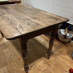 アンティーク　ダイニングテーブルの画像