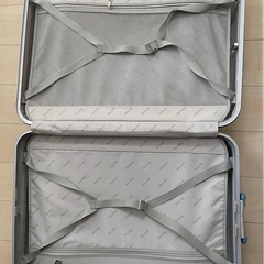 スーツケース　キャリーケースの画像