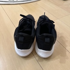 25cmATHREAM（アスリーム）の超軽量ランニングシューズの画像