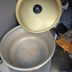 大きい鍋 37cmの画像