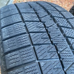 215/60R16 スタッドレスタイヤの画像