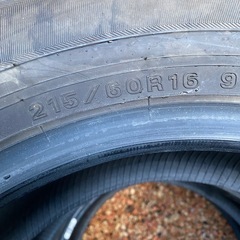 215/60R16 スタッドレスタイヤの画像