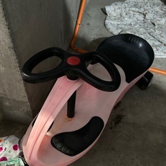 本日処分予定　
子供乗り物　スウィングカーの画像