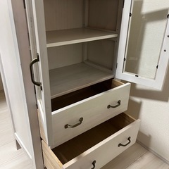 開き扉　棚の画像