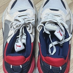 PUMA スニーカー の画像