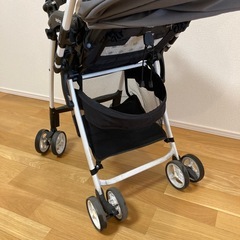 apricaベビーカー
の画像