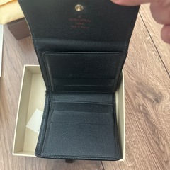 ルイヴィトン、エピ柄、折りたたみ財布の画像
