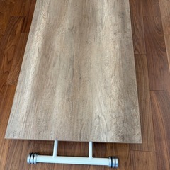 ダイニングテーブルの画像