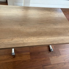 ダイニングテーブルの画像