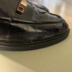 LE TALON ブラックエナメルローファー
の画像