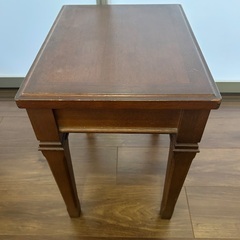 サイドテーブルの画像