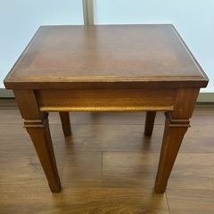 サイドテーブルの画像