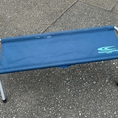 折りたたみ長椅子の画像