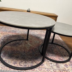 カフェテーブル2個の画像