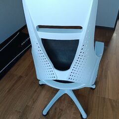 ニトリ オフィスチェア OC501　ホワイトの画像