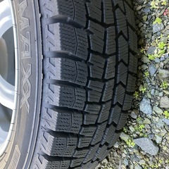 スタッドレスタイヤ　175/65R15 ダンロップ製の画像