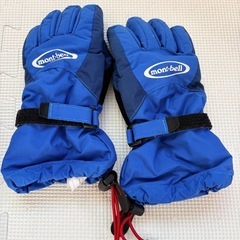 モンベル  雪遊びセット　ブーツ　グローブ　ヘルメットの画像