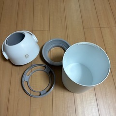 ゴミ箱　オムツ入れの画像