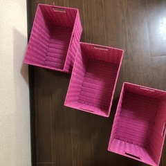 ピンクのバスケット　7つセットの画像