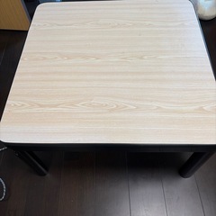 ニトリ正方形こたつ　天板リバーシブルの画像