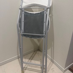 折りたたみイスの画像