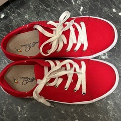 スニーカー レッド レディースの画像