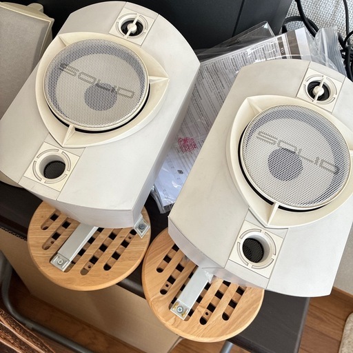 solid スピーカー