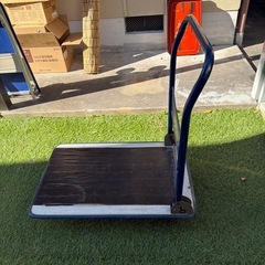 台車　サビあり　タイヤ保護が割れてますの画像