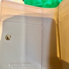 BOTTEGA VENETA ボッテガヴェネタ 定価105,600円　カセット ファスナー付きカードケース ベージュ 二つ折り財布の画像