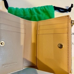 BOTTEGA VENETA ボッテガヴェネタ 定価105,600円　カセット ファスナー付きカードケース ベージュ 二つ折り財布の画像