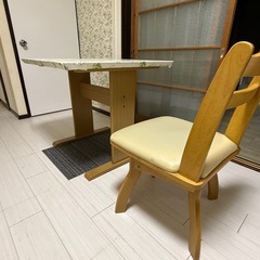 ダイニングテーブル椅子2個セットの画像