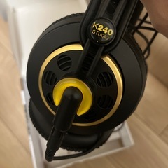 AKG k240 studio ヘッドホンの画像