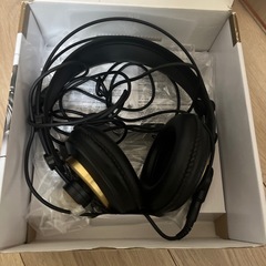 AKG k240 studio ヘッドホンの画像