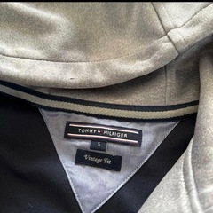 TOMMY HILFIGER パーカーの画像