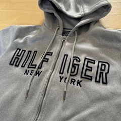 TOMMY HILFIGER パーカーの画像