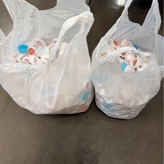 ペットボトル　キャップ　　1000個弱の画像