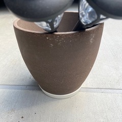 大きい　陶器　鉢　ソーラーパネル　ガーデンライトの画像