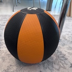 取引完了✅　Amazonベーシック メディシンボール 5.5kgの画像