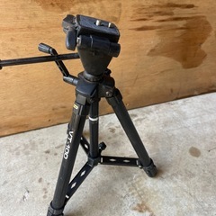 カメラとビデオレコーダーのスタンドの画像