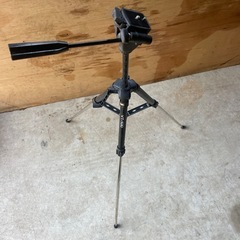 カメラとビデオレコーダーのスタンドの画像