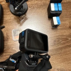 GoProHERO11 Black 本体と付属品多数、バッテリー5個の画像