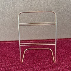 アクセサリースタンド(イヤリング付き)の画像