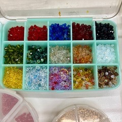 スワロフスキービーズなどまとめ売りの画像