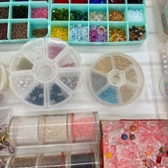 スワロフスキービーズなどまとめ売りの画像