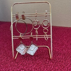 アクセサリースタンド(イヤリング付き)の画像